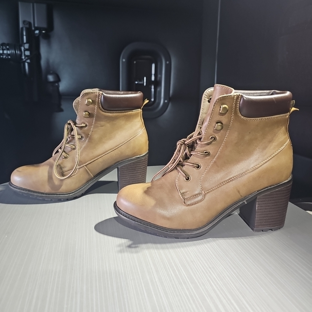 Via Pinky Kayla Khaki‎ Women's Lace-Up Ankle Boots Size 8.5 Excellent Pre-Owned
